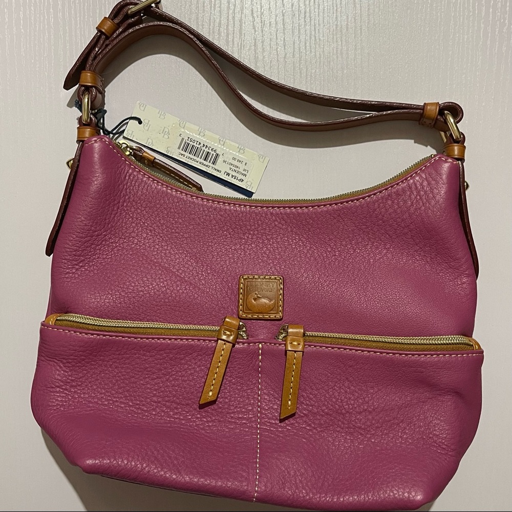 Dooney & Bourke Magenta Small Zipper Pocket Sac